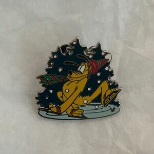 Disney World Vintage Pluto Winter Christmas Holiday Trading Pin
